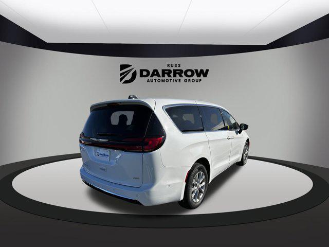 new 2024 Chrysler Pacifica car, priced at $46,085