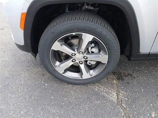 new 2024 Jeep Grand Cherokee car, priced at $49,094