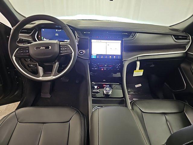 new 2025 Jeep Grand Cherokee car, priced at $47,000