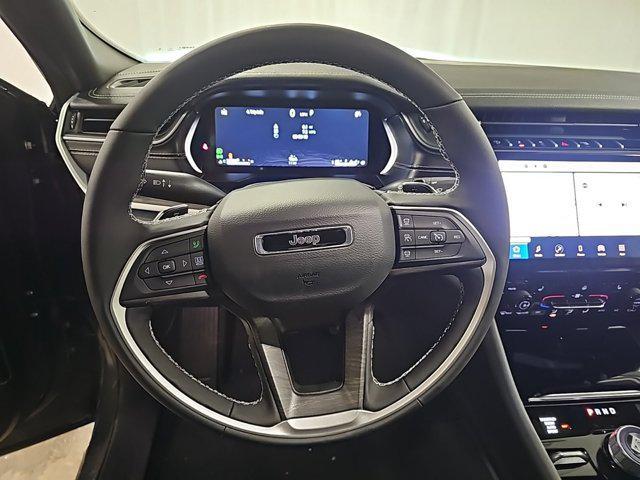 new 2025 Jeep Grand Cherokee car, priced at $47,000