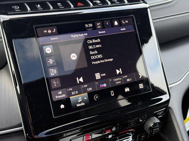 new 2025 Jeep Grand Cherokee car, priced at $40,200