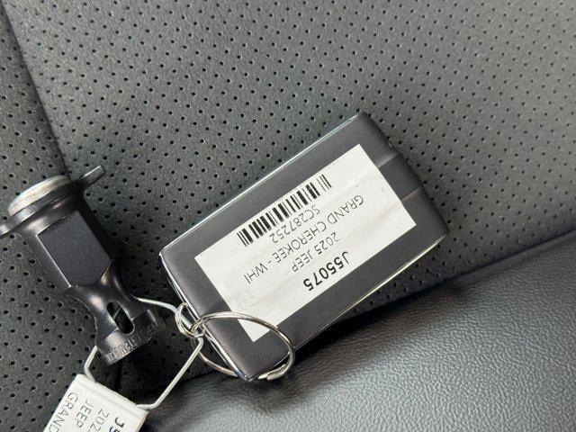 new 2025 Jeep Grand Cherokee car, priced at $40,200