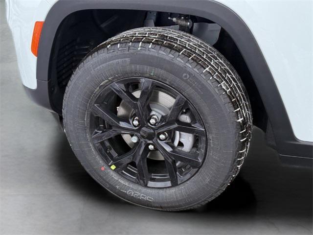 new 2025 Jeep Grand Cherokee car, priced at $43,493