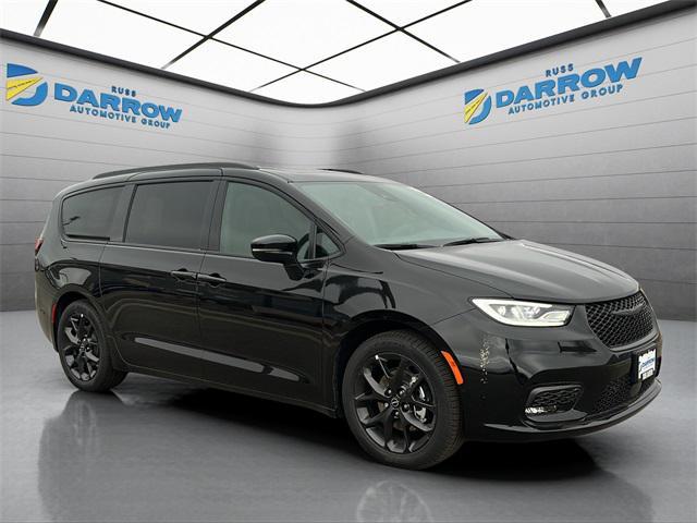 new 2026 Chrysler Pacifica car, priced at $48,972