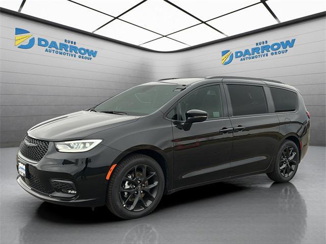 new 2026 Chrysler Pacifica car, priced at $48,972
