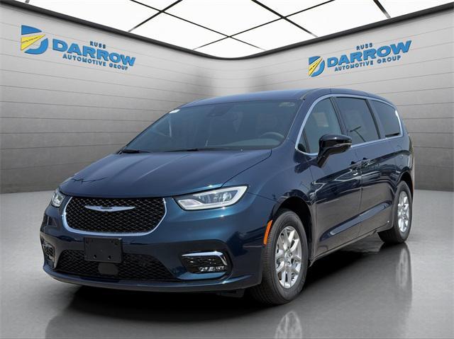 new 2025 Chrysler Pacifica car, priced at $42,060