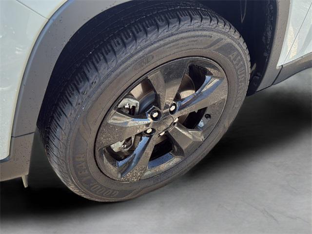 used 2023 Jeep Cherokee car, priced at $21,170