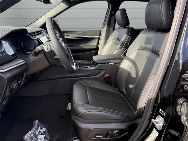 new 2025 Jeep Grand Cherokee car, priced at $47,435