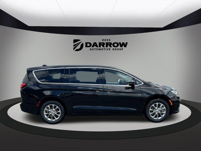 new 2024 Chrysler Pacifica car, priced at $42,650