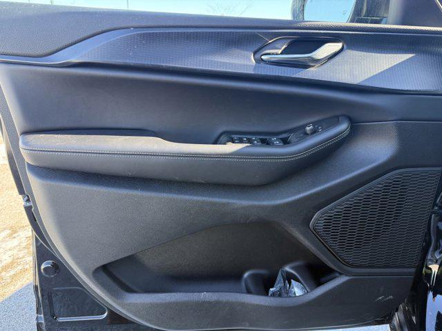 new 2025 Jeep Grand Cherokee L car, priced at $40,000