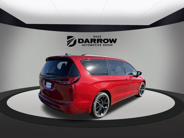 new 2024 Chrysler Pacifica car, priced at $40,725