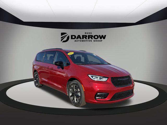 new 2024 Chrysler Pacifica car, priced at $40,725