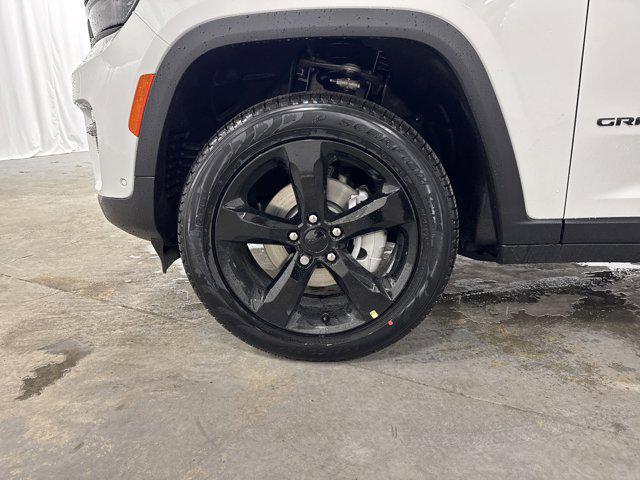 new 2025 Jeep Grand Cherokee car, priced at $51,386