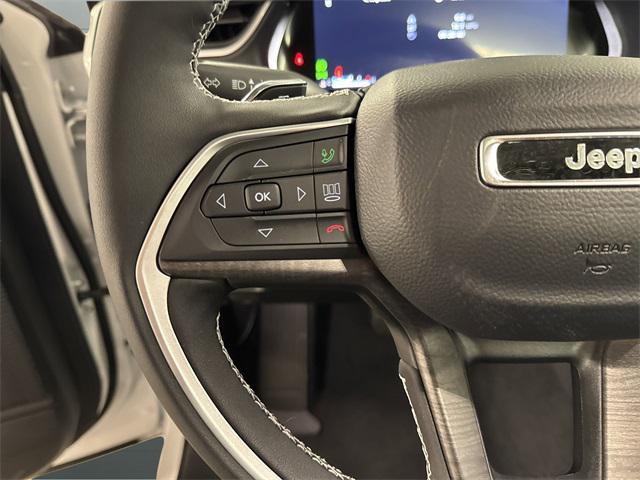 new 2025 Jeep Grand Cherokee car, priced at $52,000