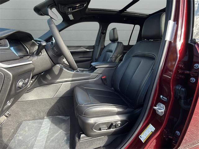 new 2025 Jeep Grand Cherokee car, priced at $51,560