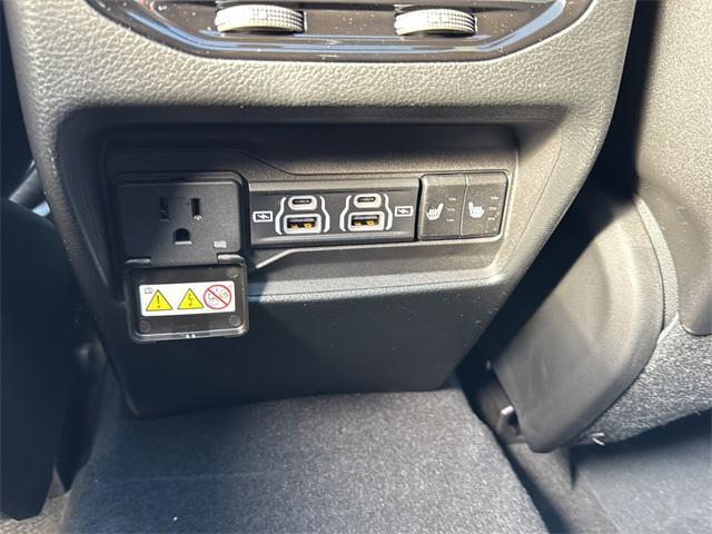 new 2025 Jeep Grand Cherokee car, priced at $51,560