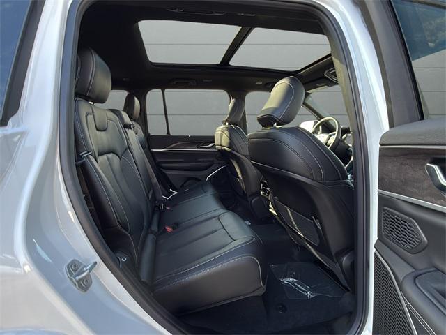 new 2025 Jeep Grand Cherokee car, priced at $52,838