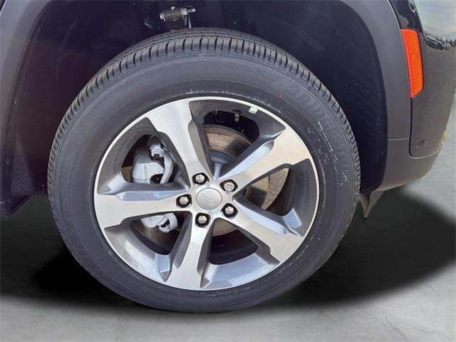 new 2025 Jeep Grand Cherokee car, priced at $52,698