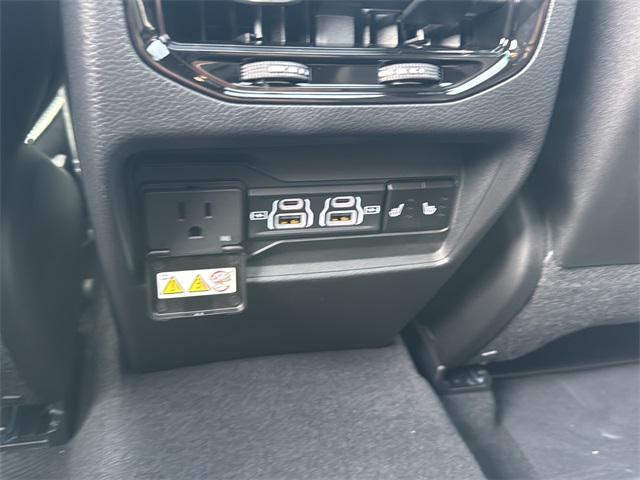 new 2025 Jeep Grand Cherokee car, priced at $52,698