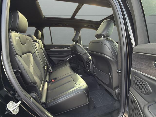 new 2025 Jeep Grand Cherokee car, priced at $52,698