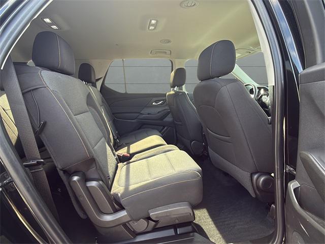 used 2021 Chevrolet Traverse car, priced at $23,031