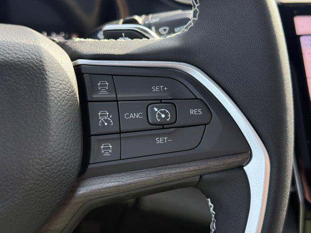 new 2025 Jeep Grand Cherokee car, priced at $47,300