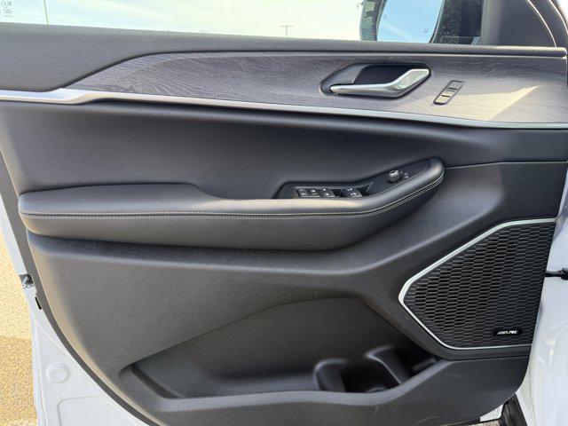 new 2025 Jeep Grand Cherokee car, priced at $47,300