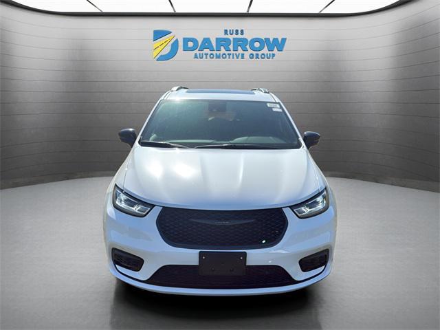 new 2026 Chrysler Pacifica car, priced at $48,972