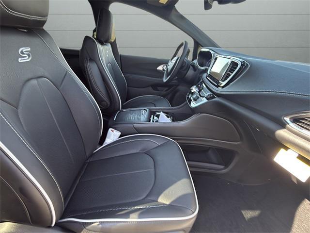 new 2026 Chrysler Pacifica car, priced at $48,972