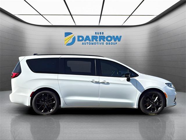 new 2026 Chrysler Pacifica car, priced at $48,972