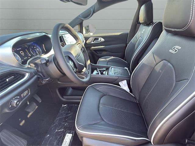 new 2026 Chrysler Pacifica car, priced at $48,972