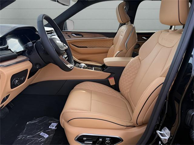 new 2025 Jeep Grand Cherokee car, priced at $63,700