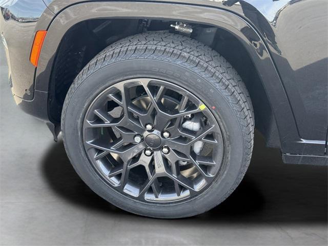 new 2025 Jeep Grand Cherokee car, priced at $63,700