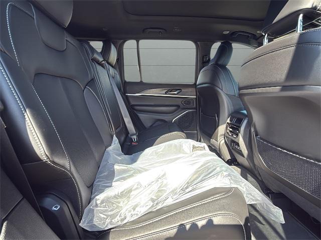 new 2025 Jeep Grand Cherokee car, priced at $55,009