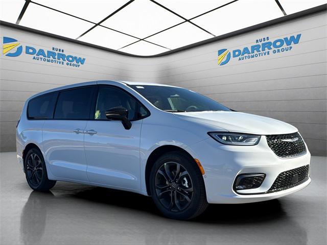 new 2026 Chrysler Pacifica car, priced at $46,116