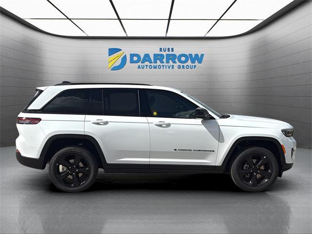 new 2025 Jeep Grand Cherokee car, priced at $45,162