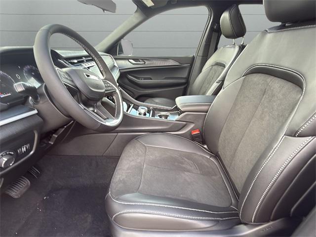 new 2025 Jeep Grand Cherokee car, priced at $45,162