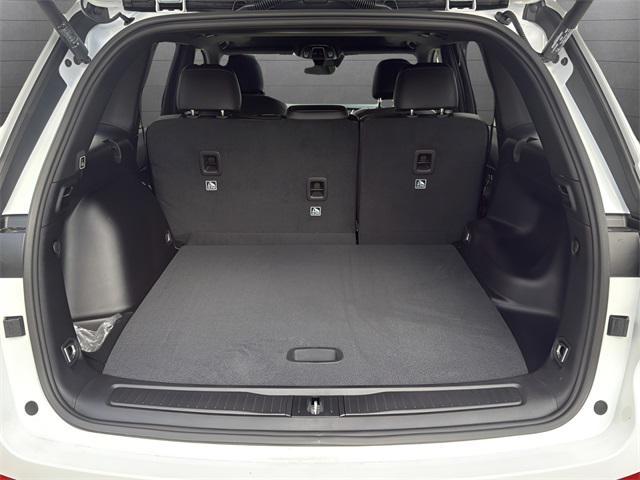 new 2025 Jeep Grand Cherokee car, priced at $45,162