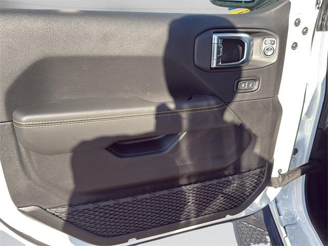 new 2025 Jeep Gladiator car, priced at $49,207