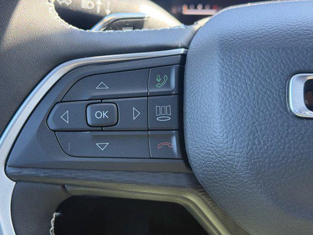 new 2025 Jeep Grand Cherokee car, priced at $41,700