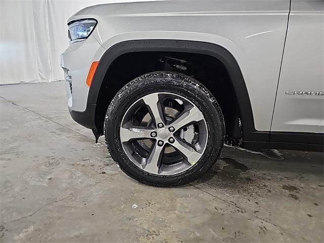 new 2025 Jeep Grand Cherokee car, priced at $49,963
