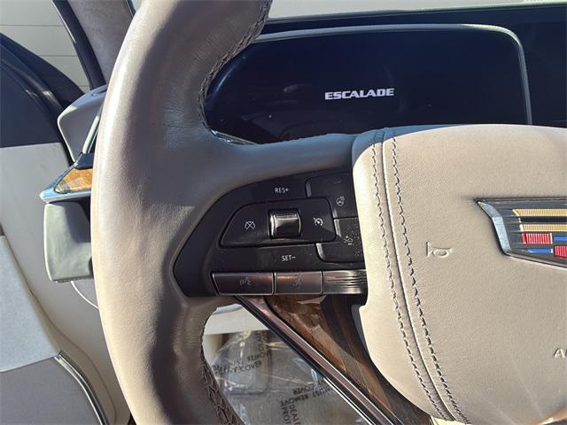 used 2022 Cadillac Escalade ESV car, priced at $58,079