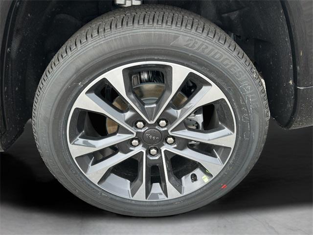 new 2025 Jeep Grand Cherokee car, priced at $62,300