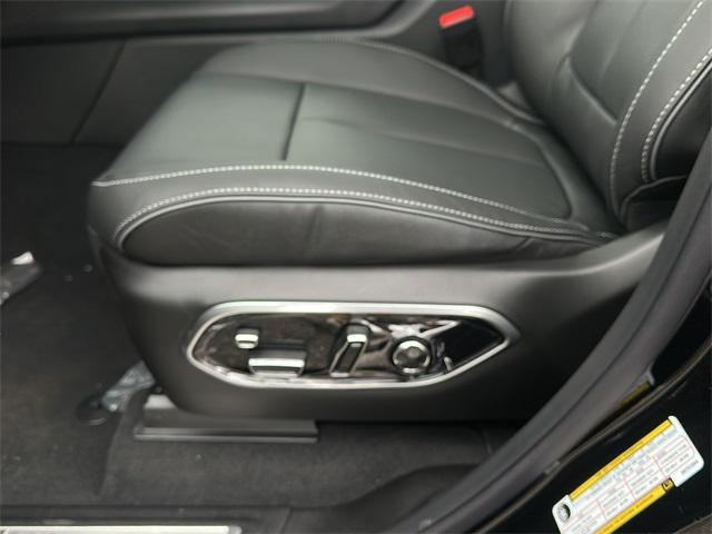 new 2025 Jeep Grand Cherokee car, priced at $62,300