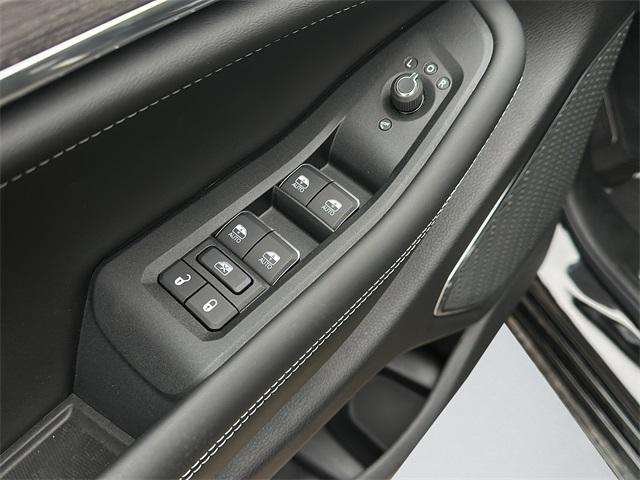 new 2025 Jeep Grand Cherokee car, priced at $62,300