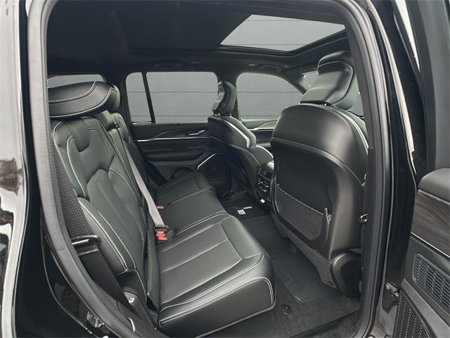 new 2025 Jeep Grand Cherokee car, priced at $62,300