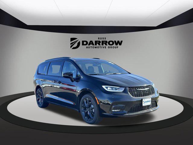 new 2024 Chrysler Pacifica car, priced at $49,560