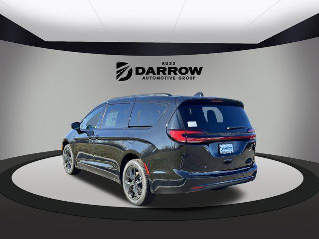 new 2024 Chrysler Pacifica car, priced at $49,560