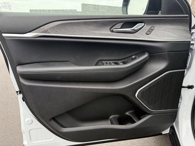 new 2025 Jeep Grand Cherokee L car, priced at $54,735