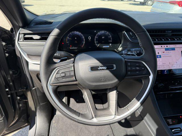 new 2025 Jeep Grand Cherokee car, priced at $51,000